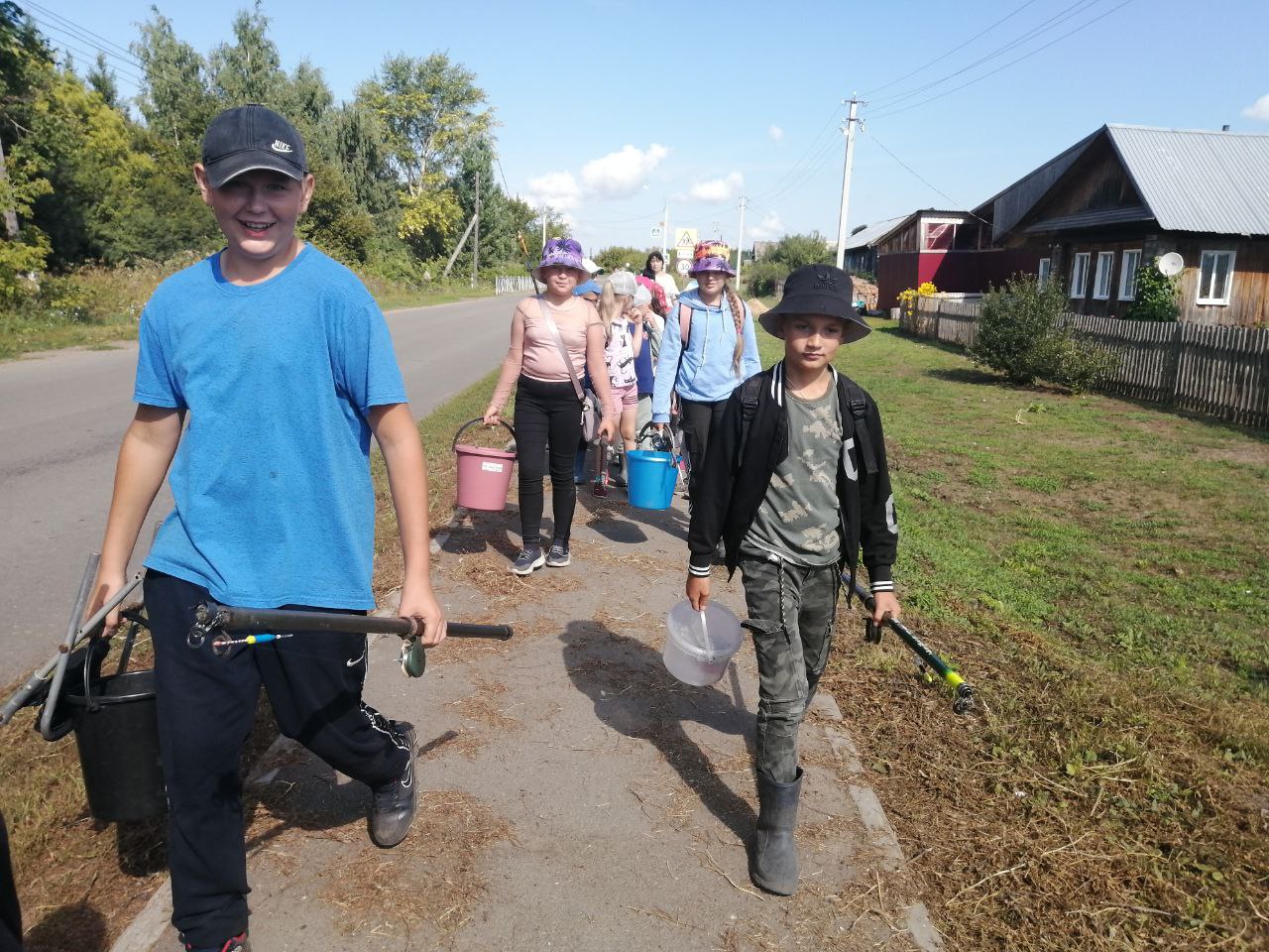 идем к водоему